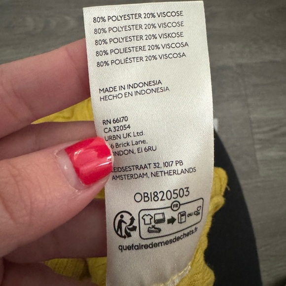 Ribbed Yellow Anthropologie Pilcro Longsleeve Tee with button detail size medium - Picture 4 of 6